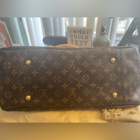 Authentic Louis Vuitton Artsy MM Bag Like New - Picture 11 of 16